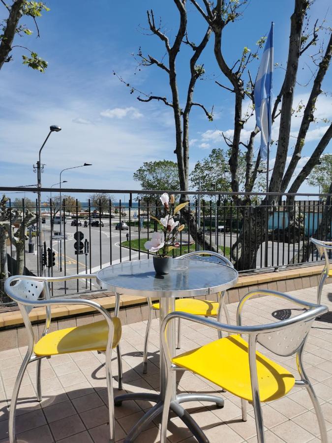 Hotel Ideale Young People Under 40 Rimini Ngoại thất bức ảnh