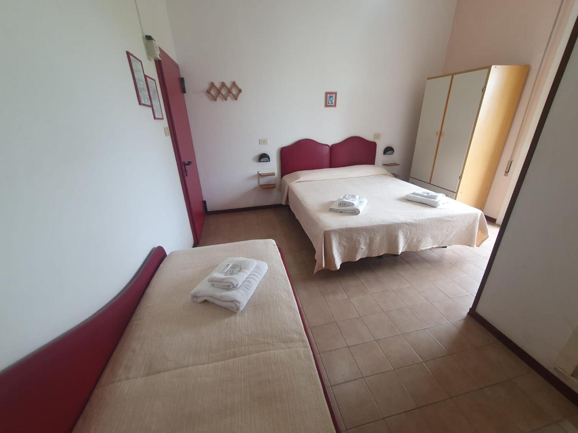 Hotel Ideale Young People Under 40 Rimini Ngoại thất bức ảnh